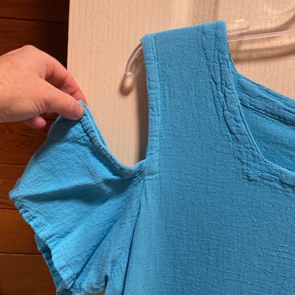 Summery cotton top - beautiful turquoise. Label says “3”, but it fits like an XL - Picture 4 of 5